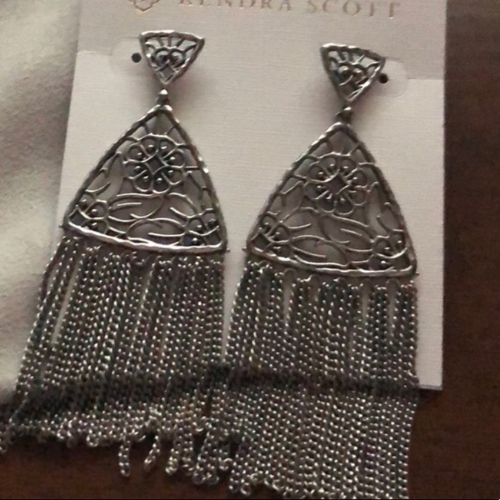 ISO Anas in antique silver please!!